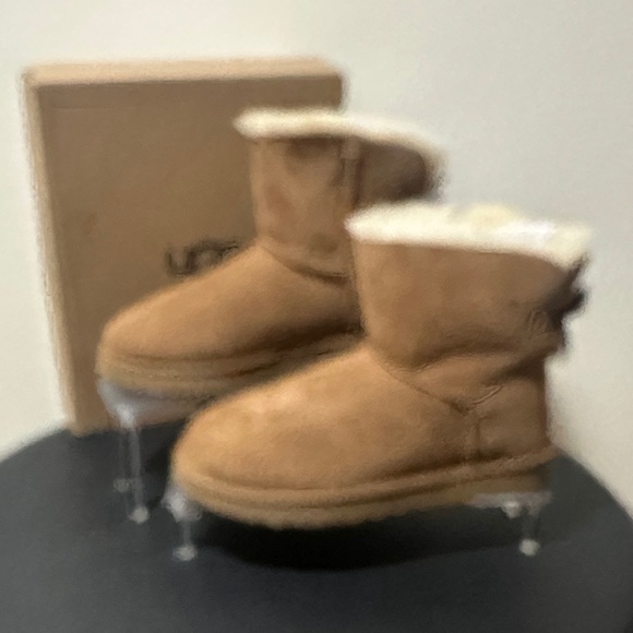 UGG Mini Bailey ll - Picture 2 of 12
